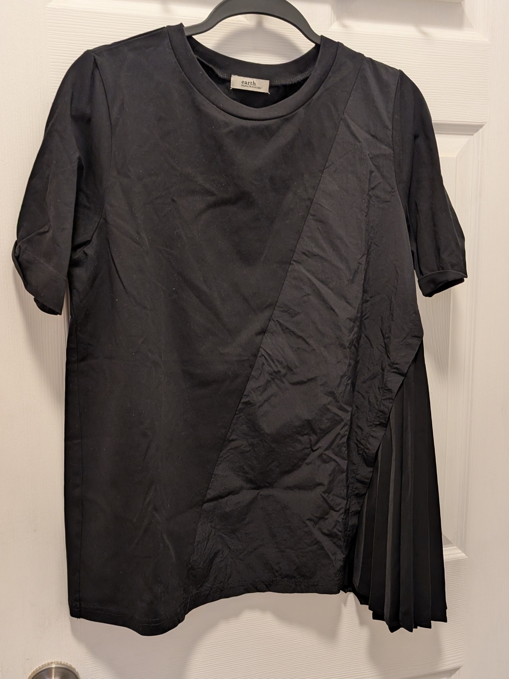 Earth Black Short-Sleeve Mixed-Fabric Tee